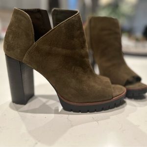 Beautiful Suede open toe booties, Vince Camuto, 7 , olive green